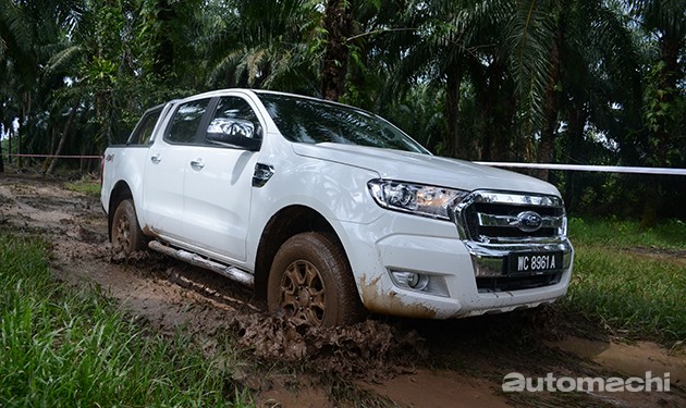 残酷厮杀！Toyota Hilux 2.8G VS Ford Ranger 3.2 Wildtrak