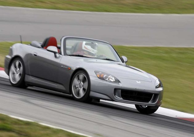 经典车款回顾:honda s2000,自然进气后驱敞篷跑车的王者!