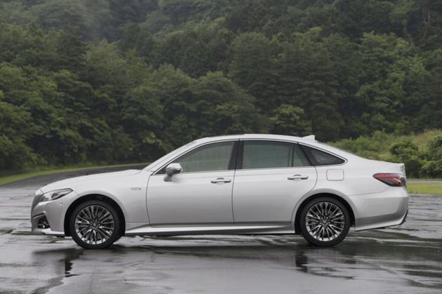 Toyota crown majesta 2020