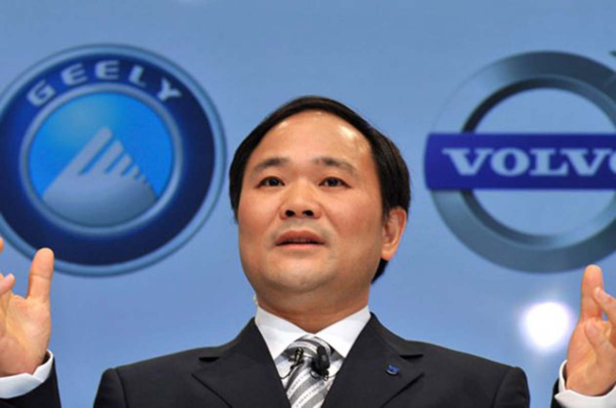 Geely 汽车集团董事长李书福正式卸任