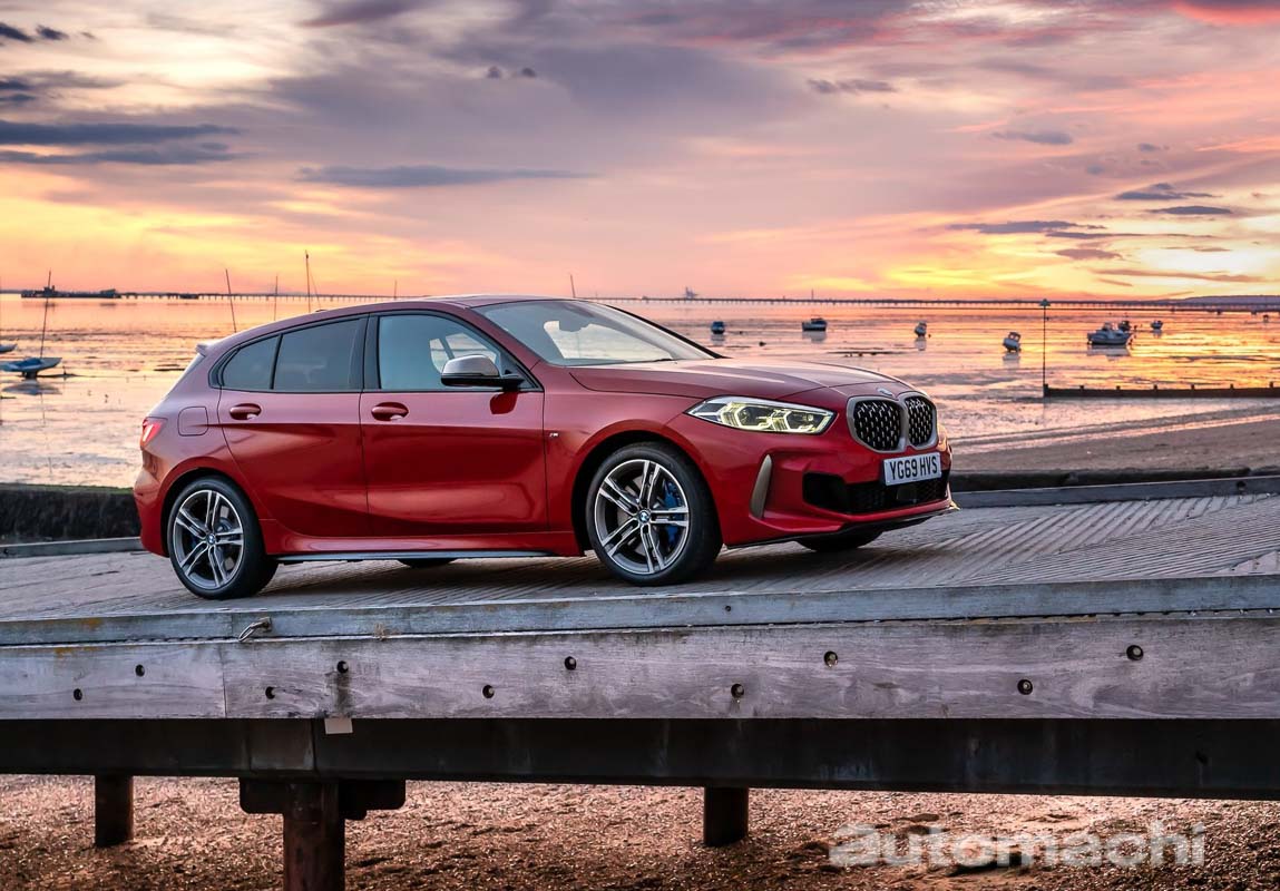 BMW M135i xDrive ：宝马最强最帅的小钢炮、2.0L涡轮引擎马力超过300 Hp！