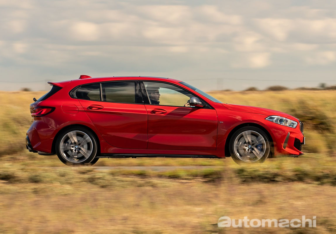 BMW M135i xDrive ：宝马最强最帅的小钢炮、2.0L涡轮引擎马力超过300 Hp！