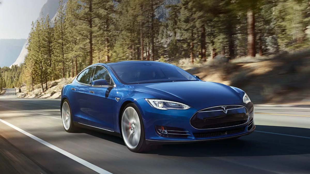 Tesla Model S 车主仅行驶262,000 公里，但是却必须花费RM 90,549更换电池