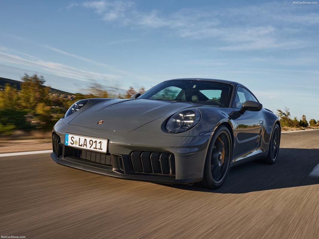 Porsche 911 Hybrid 正式首发：赛车技术下放、动力更强排放更低！