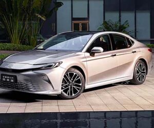 中国价格战越演越烈，Toyota Camry XV80 居然只需RM 84,500 即可入手！