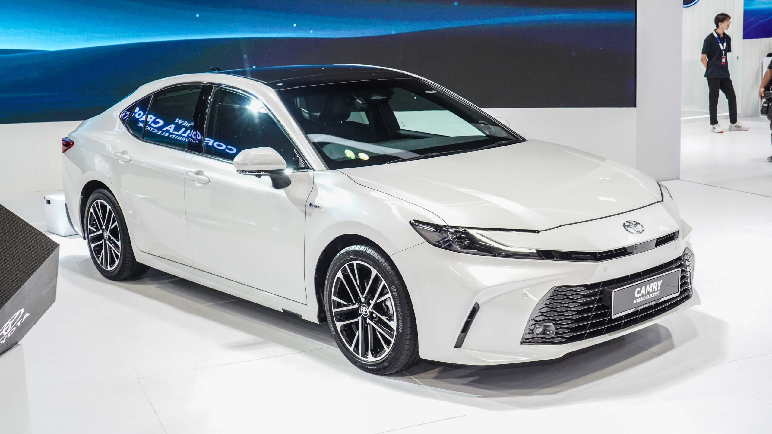 2024 KLIMS：Toyota Camry XV80 正式发布、仅搭载2.5L混合动力引擎，售价RM 248,800起