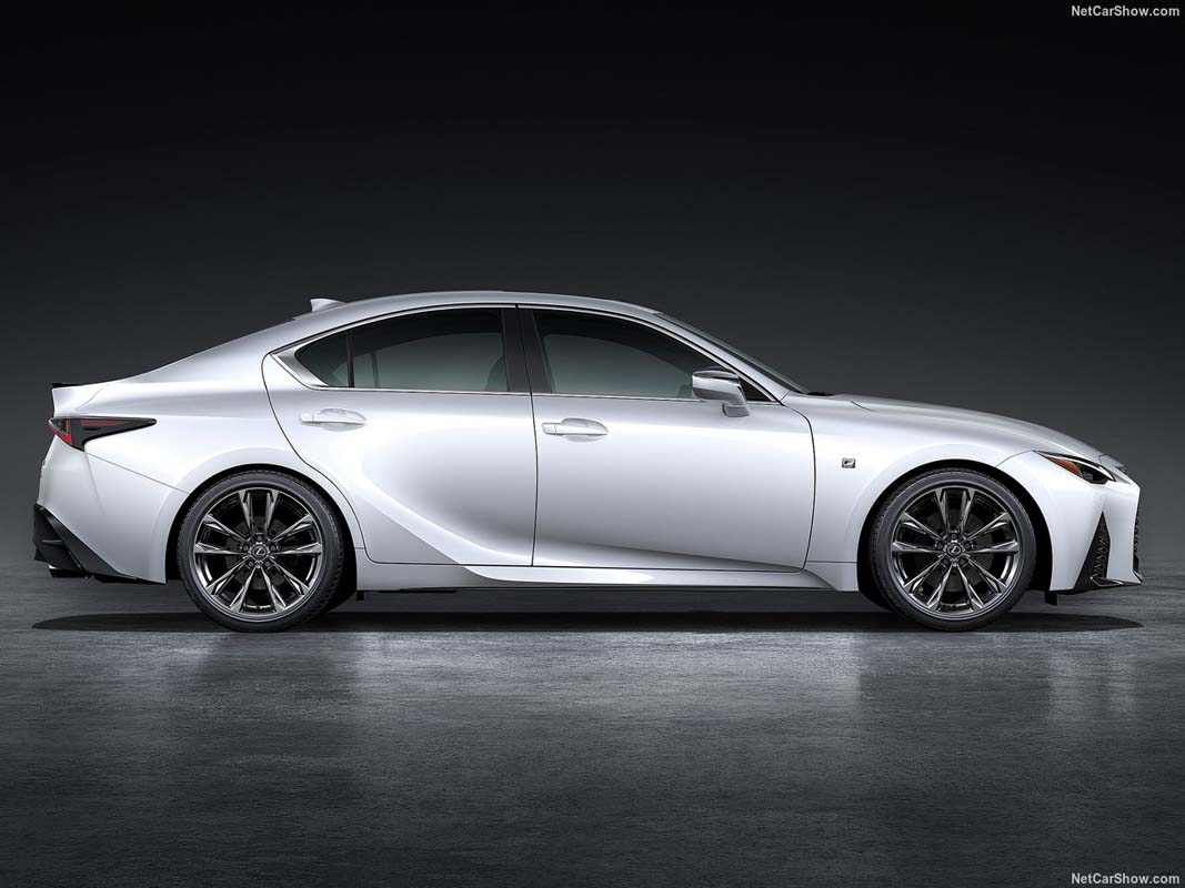 最佳个性代表：Lexus IS300 F-Sport，2.0L涡轮现在约RM 220,000即可入手！