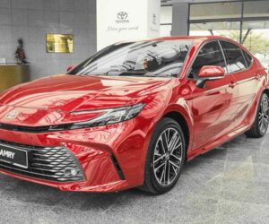 实拍：2025 Toyota Camry 维持2.5L自然进气引擎，本地售价RM 221,800