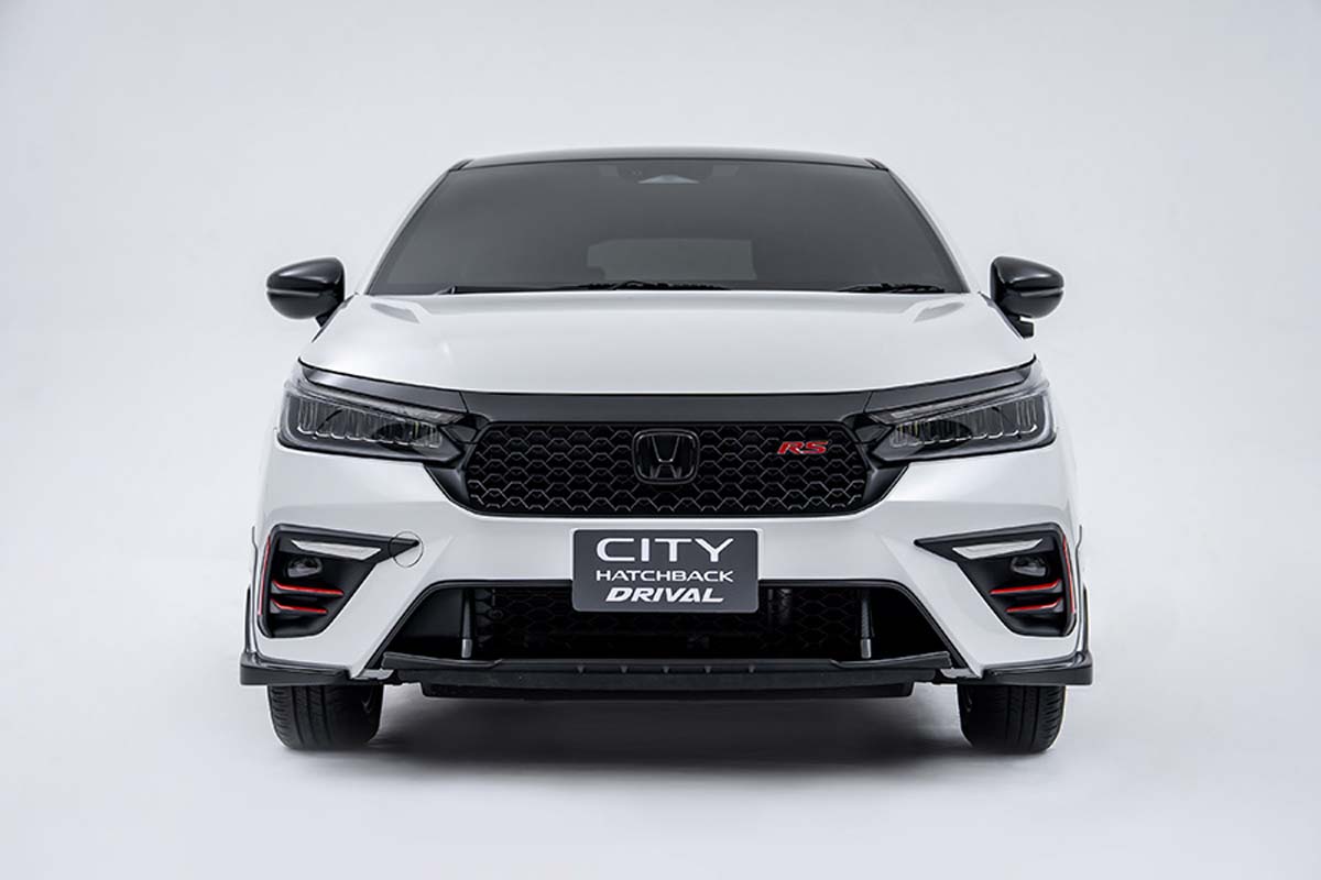 Honda City e:HEV Hatchback DRIVAL 泰国登场：全新黑白双色车身设计、更运动化的日系掀背车！