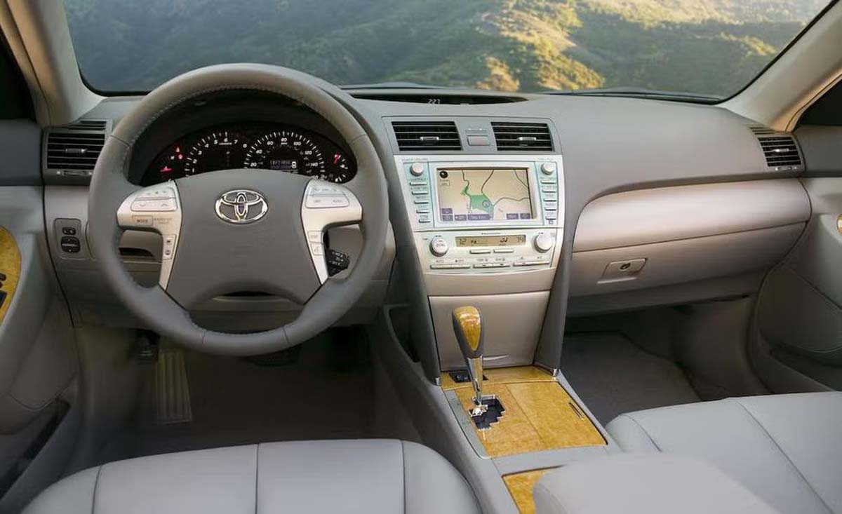 2009 Toyota Camry 在行驶了482,803 km之后引擎会出现什么问题？