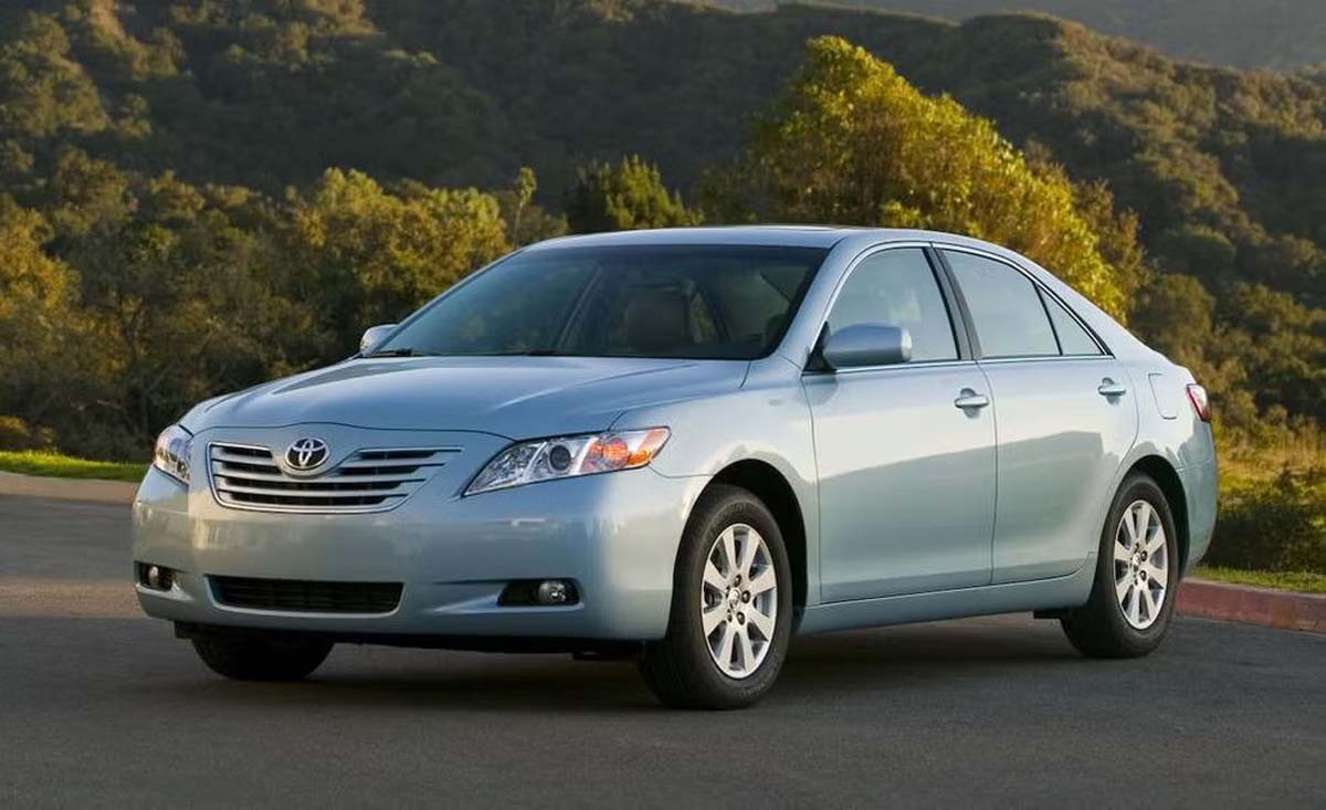 2009 Toyota Camry 在行驶了482,803 km之后引擎会出现什么问题？