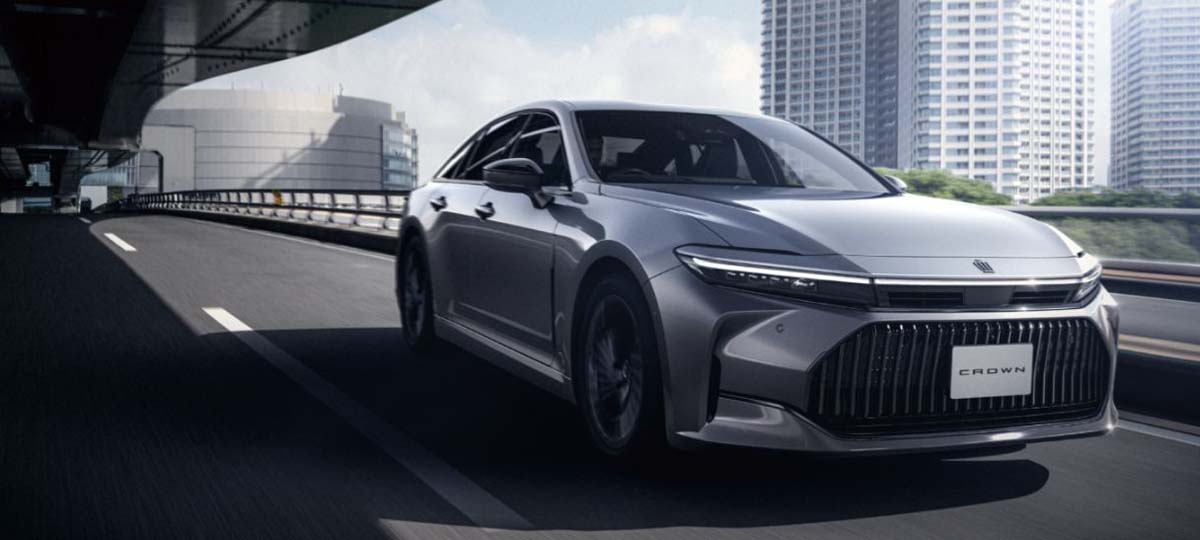 Toyota Crown Sedan （第十六代）在大马已经可以买到：2.5L混动+后轮驱动、开价约RM 400,000