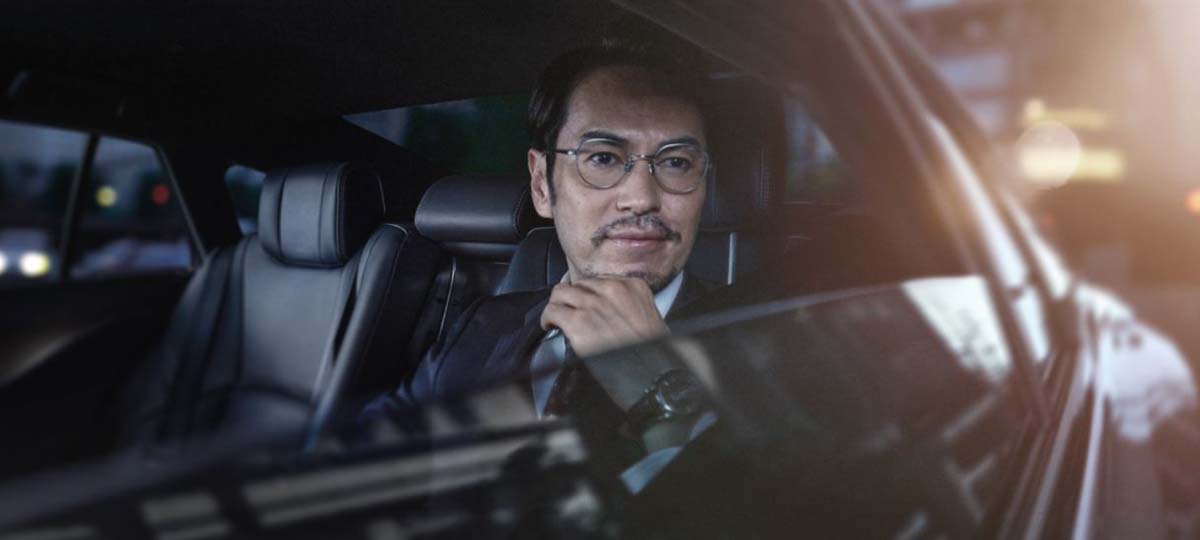 Toyota Crown Sedan （第十六代）在大马已经可以买到：2.5L混动+后轮驱动、开价约RM 400,000
