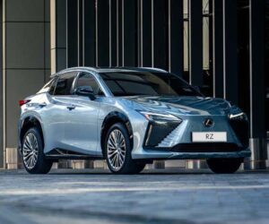 Lexus RZ450e 现在提供巨额折扣、新车价格仅需RM 329,888起